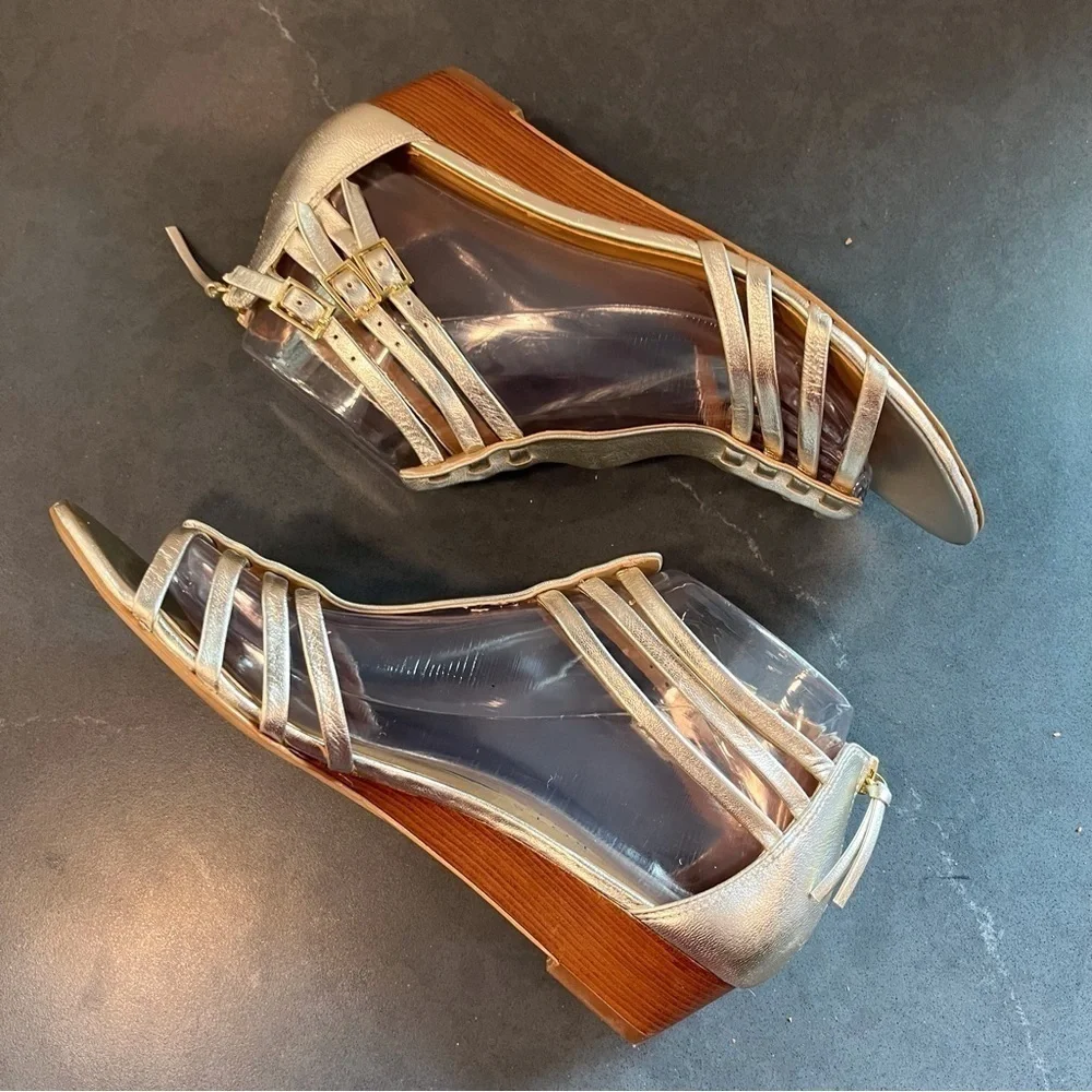 Talbots sz 7.5 gold Metallic strappy Wedge sandals